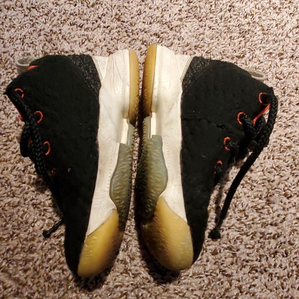 Kids Items B1G1 50% Lebron XV - Picture 3 of 6